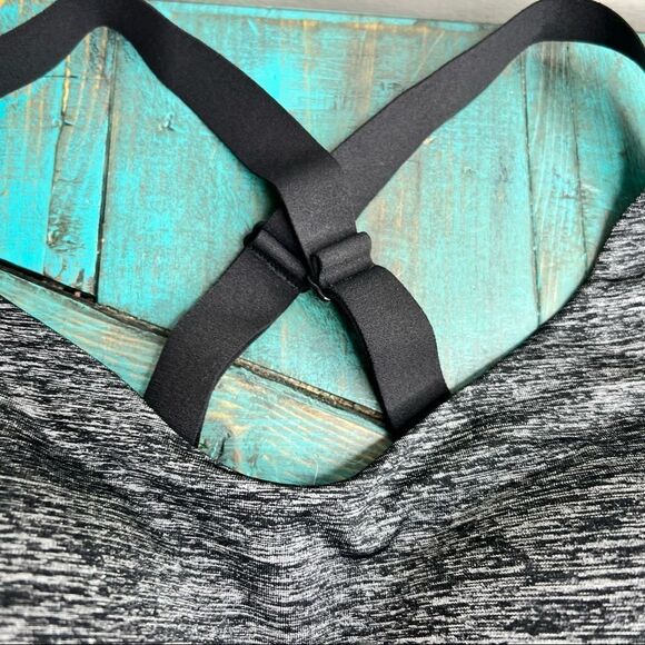 VICTORIA Secret  Sport Size 34DD - Picture 3 of 9